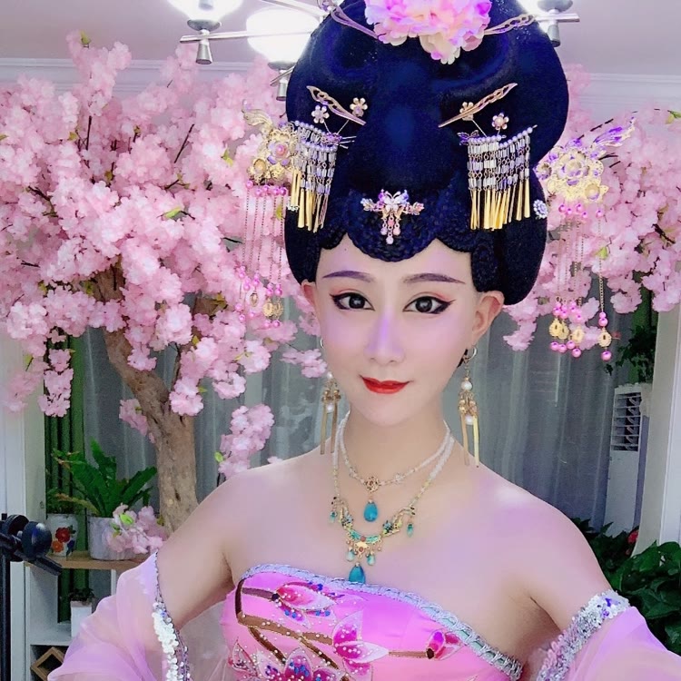 韩龙老师反串歌手