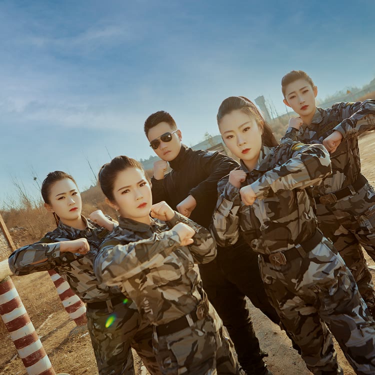 女子【敢死队】