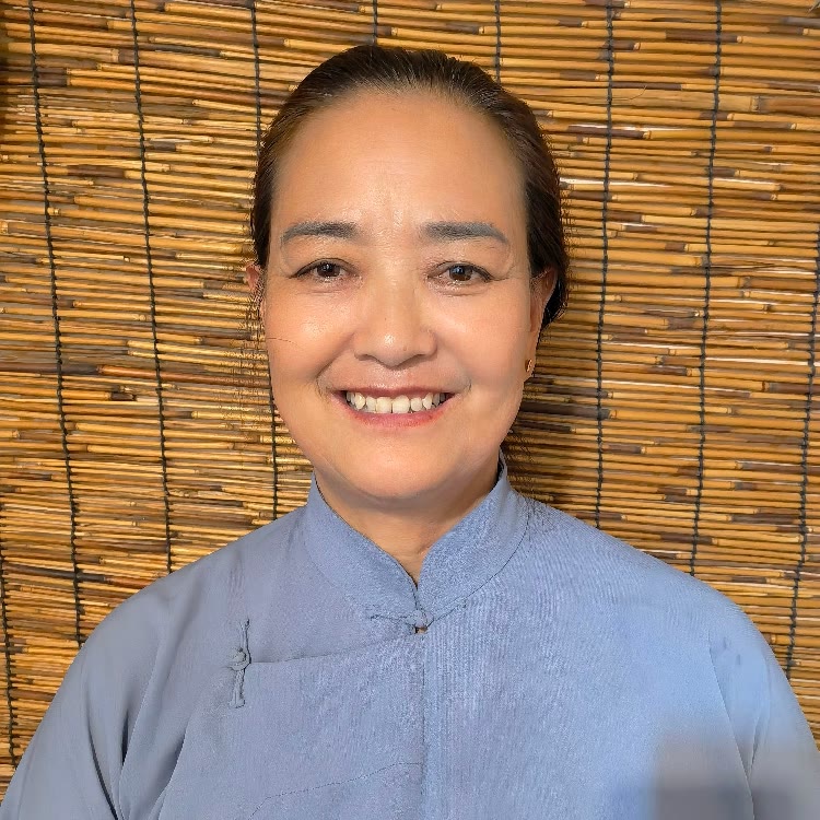 开运爱表演《傲》