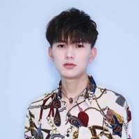 尧尧很爱笑呀