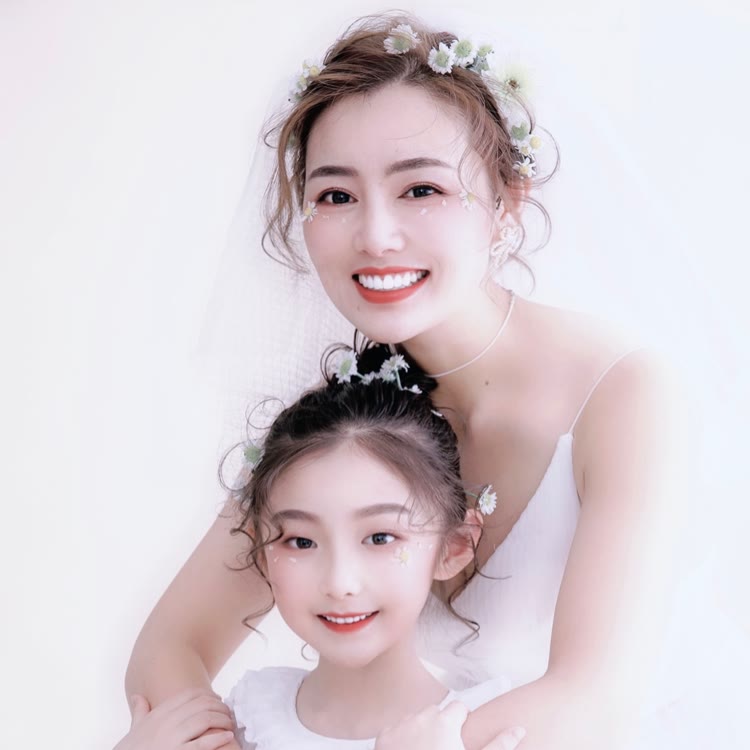 张嘉懿JiAYI