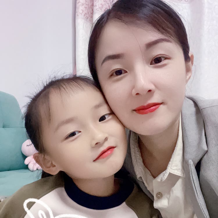 大雯和孩儿们☀️