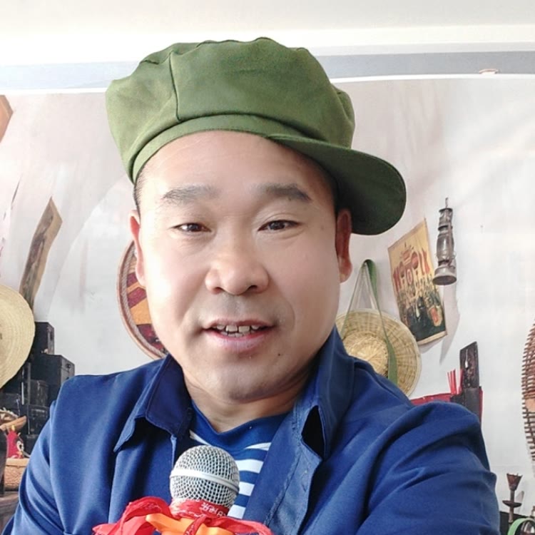 孟二哥爱音乐，