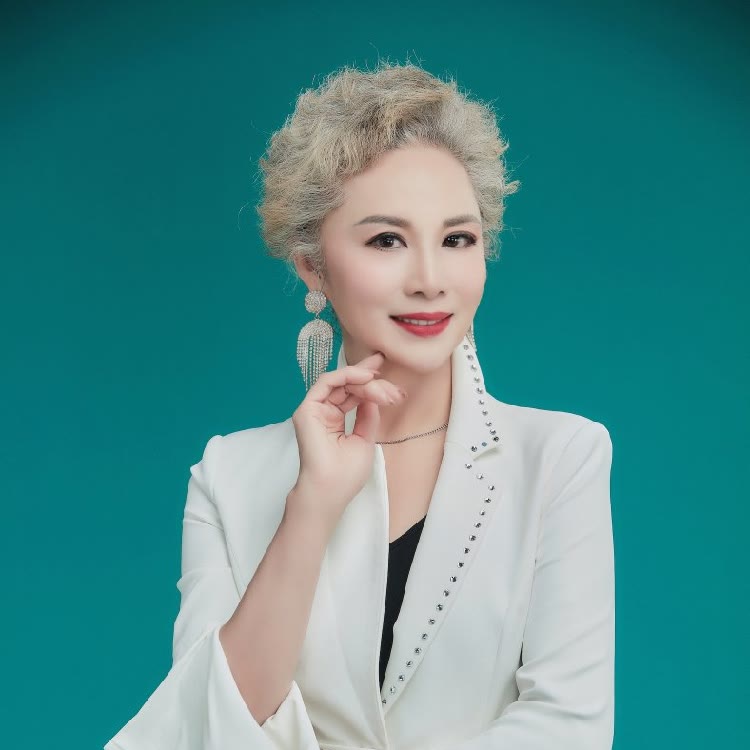 黛艺～走秀的服装总裁
