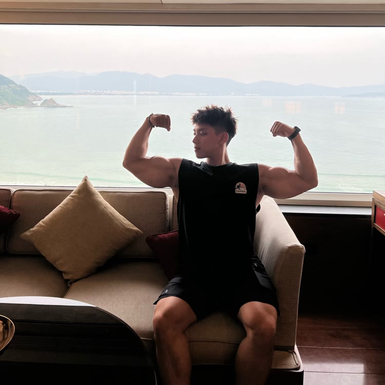 爱吃炸鸡的Terry波仔