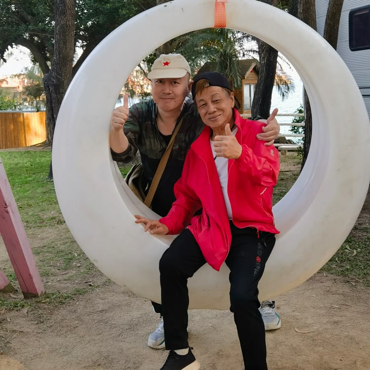 梁小龙