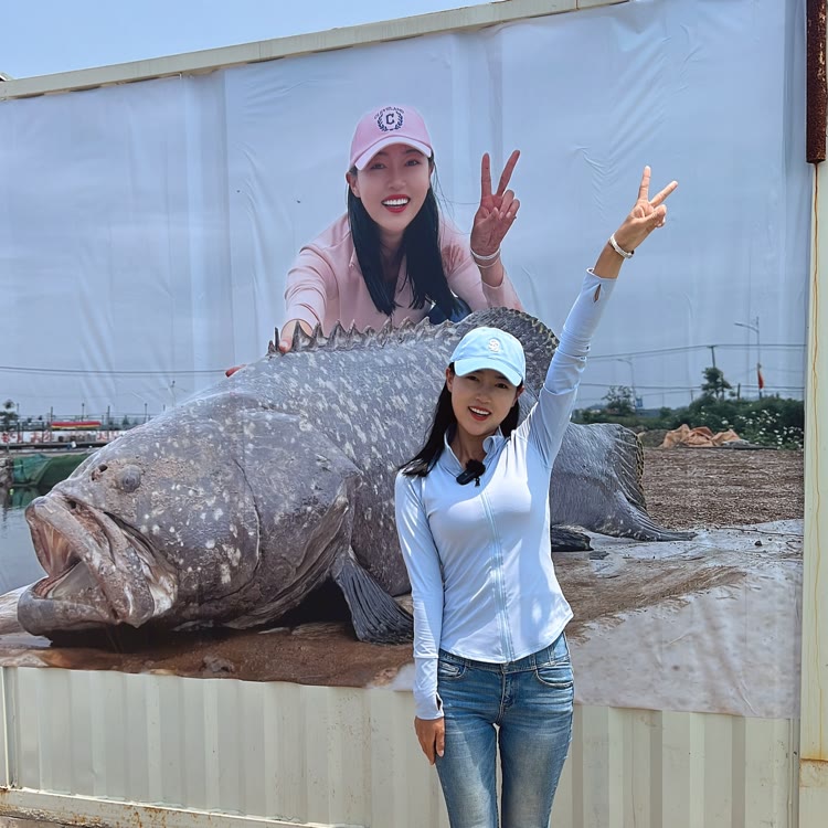 娜小娜爱钓鱼