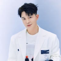 主持人宬福