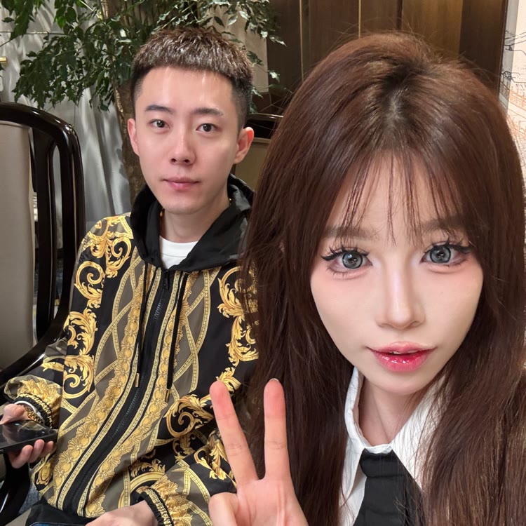 张诗尧的姐姐（张诗晴）