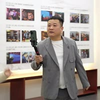大批百姓家每晚七点直播