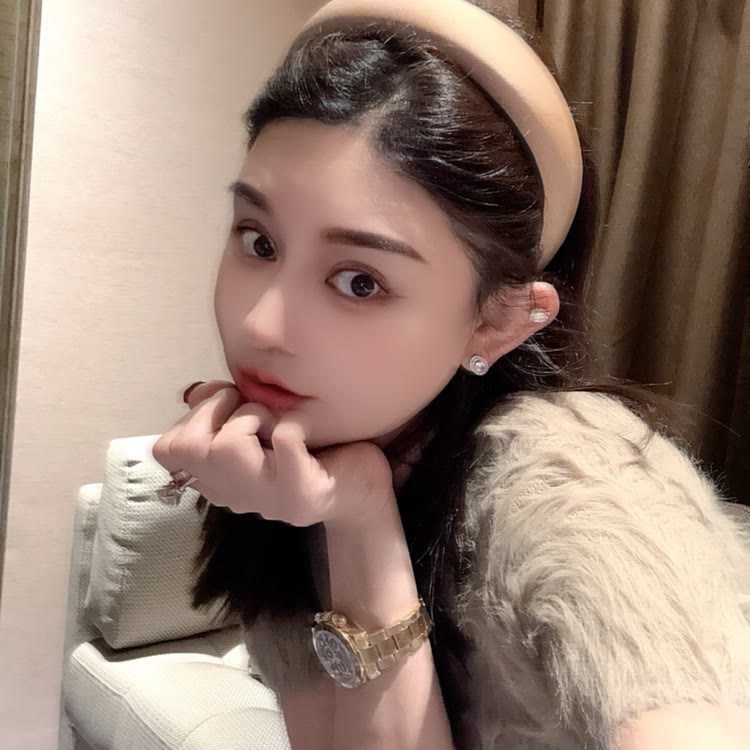 大姗姗【姗蔓服饰穿搭】