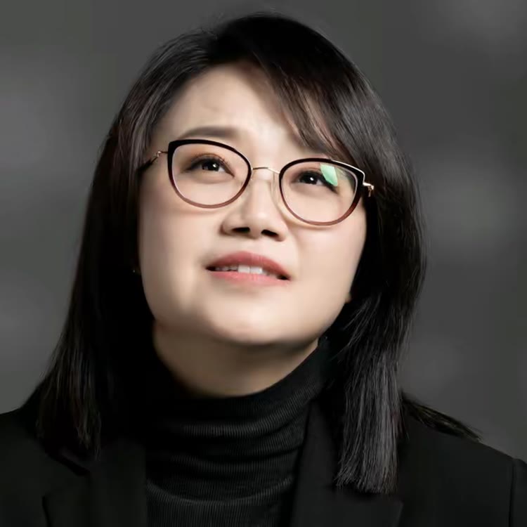 声乐老师黄晶