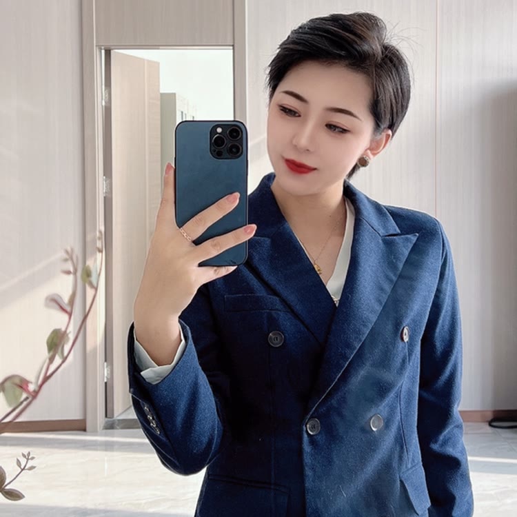 杨梅卖手机
