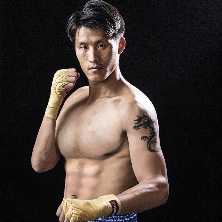 青海 拳王 官曲加