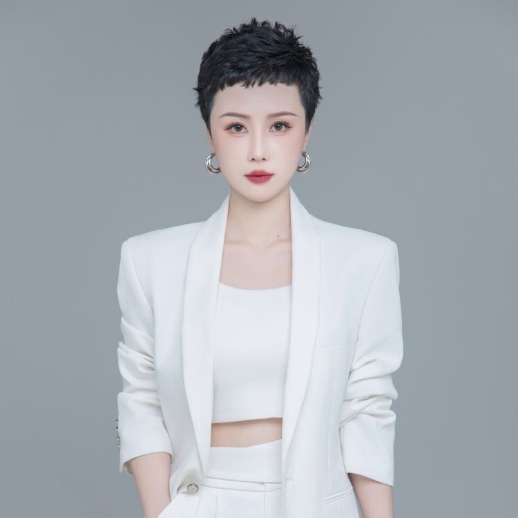 英婷创始人-袁英