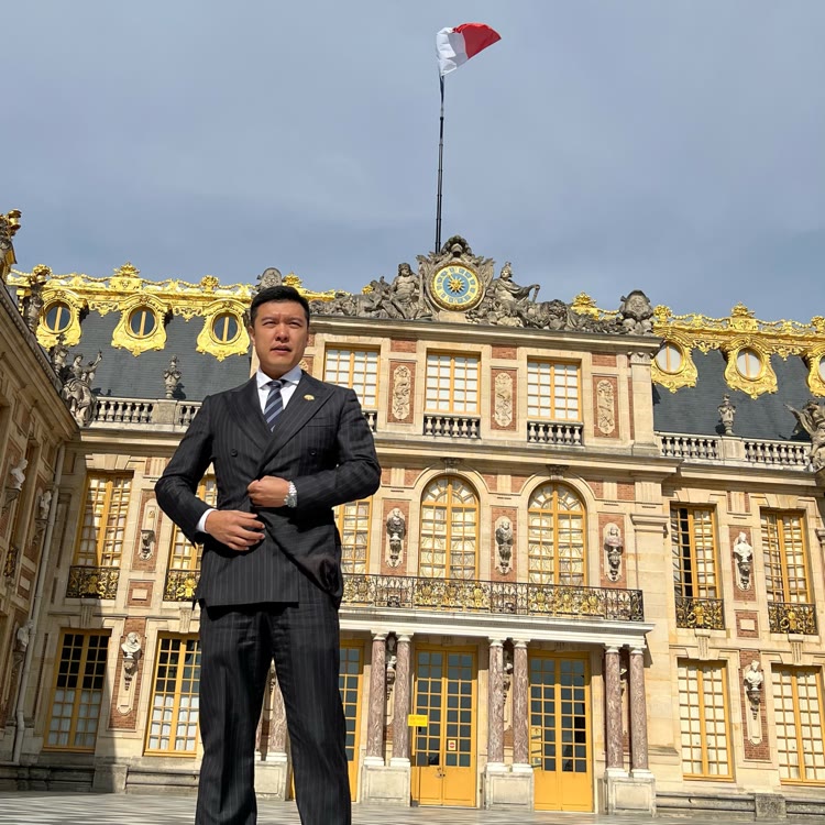 快手时尚排行榜第29名华尔街九哥,新榜指数840.9373968537705,新增作品数6,播放数56.11w,点赞数1.47w,评论数1552,分享数857,新增粉丝数1203,累计粉丝数416.37w