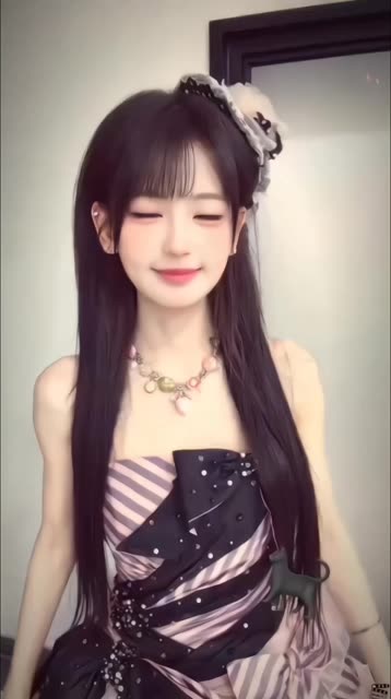 #林舒晴 咱俩般配 一个笑着好看 一个看着好笑